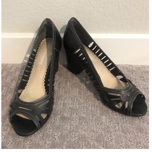 Johnston & Murphy leather shoes. Sz 7